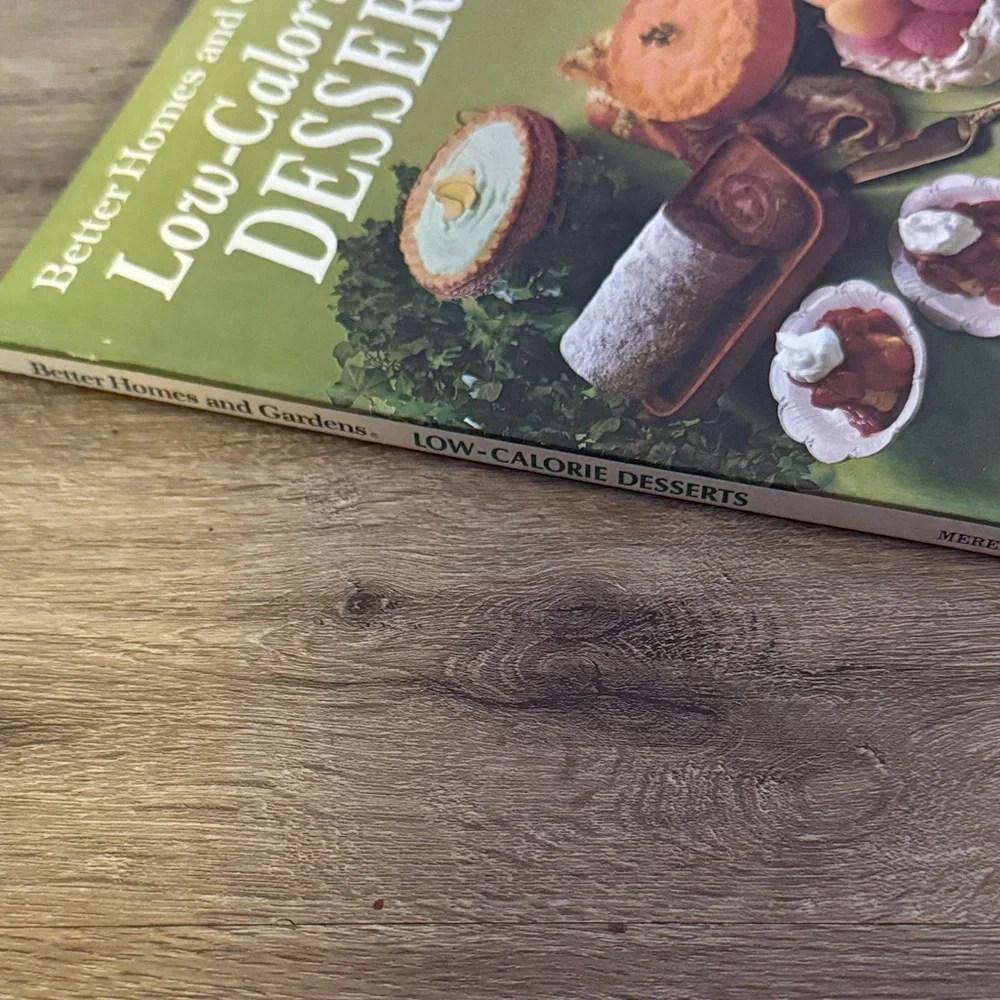 Vintage 1972 Better Homes and Gardens Low-Calorie Desserts Cookbook -Green Cover